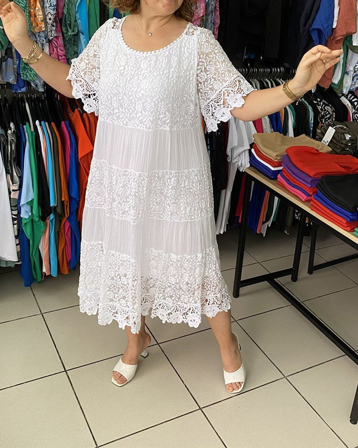Gwenira - Robe Élégante Unie en Dentelle – Raffinement Subtil pour Toutes les Occasions