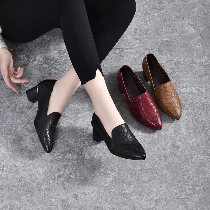 Doralyn - Escarpins en Cuir Véritable à Broderies Élégantes