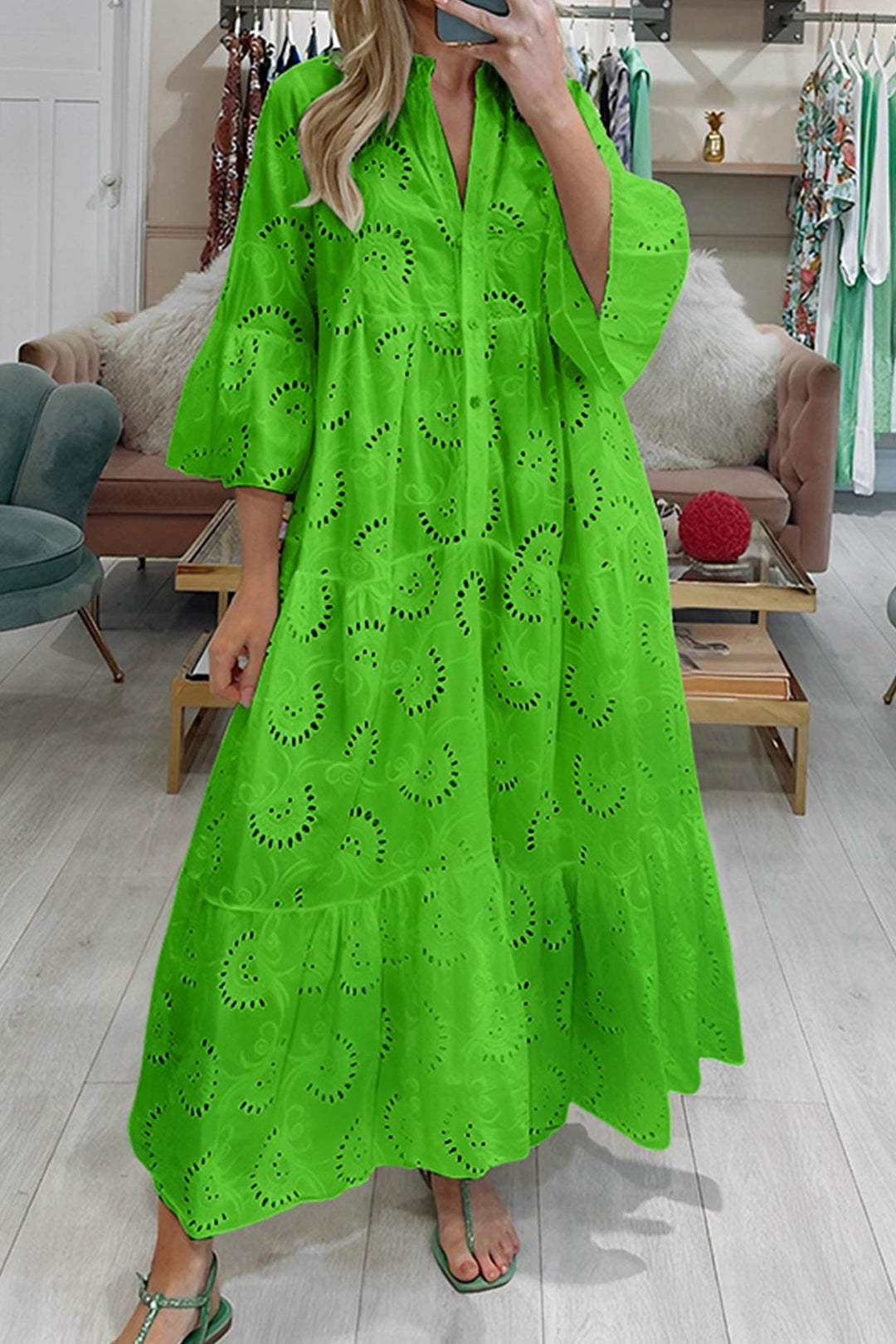 Noa - Robe en coton avec manches brodées et col en V
