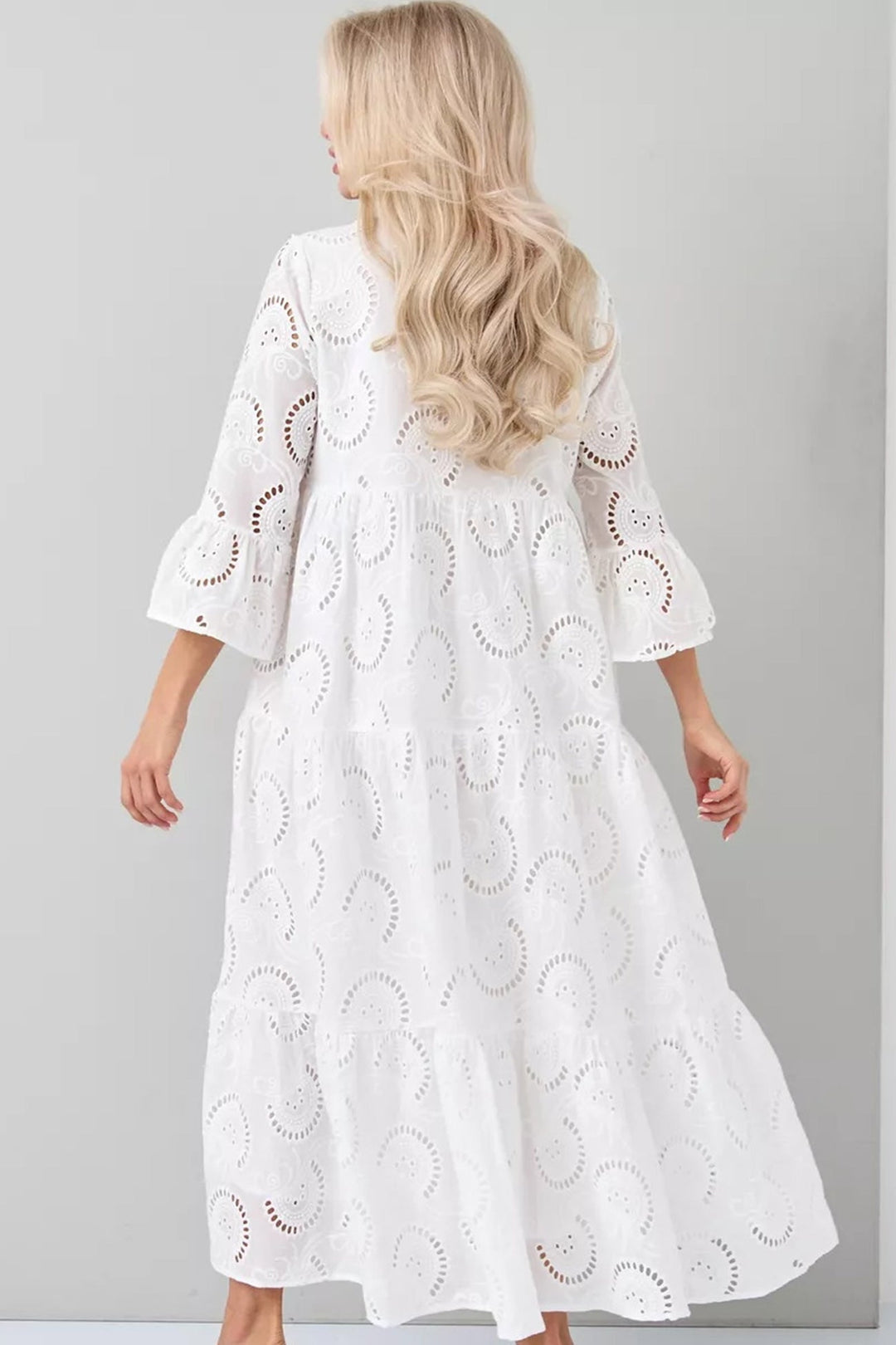 Noa - Robe en coton avec manches brodées et col en V