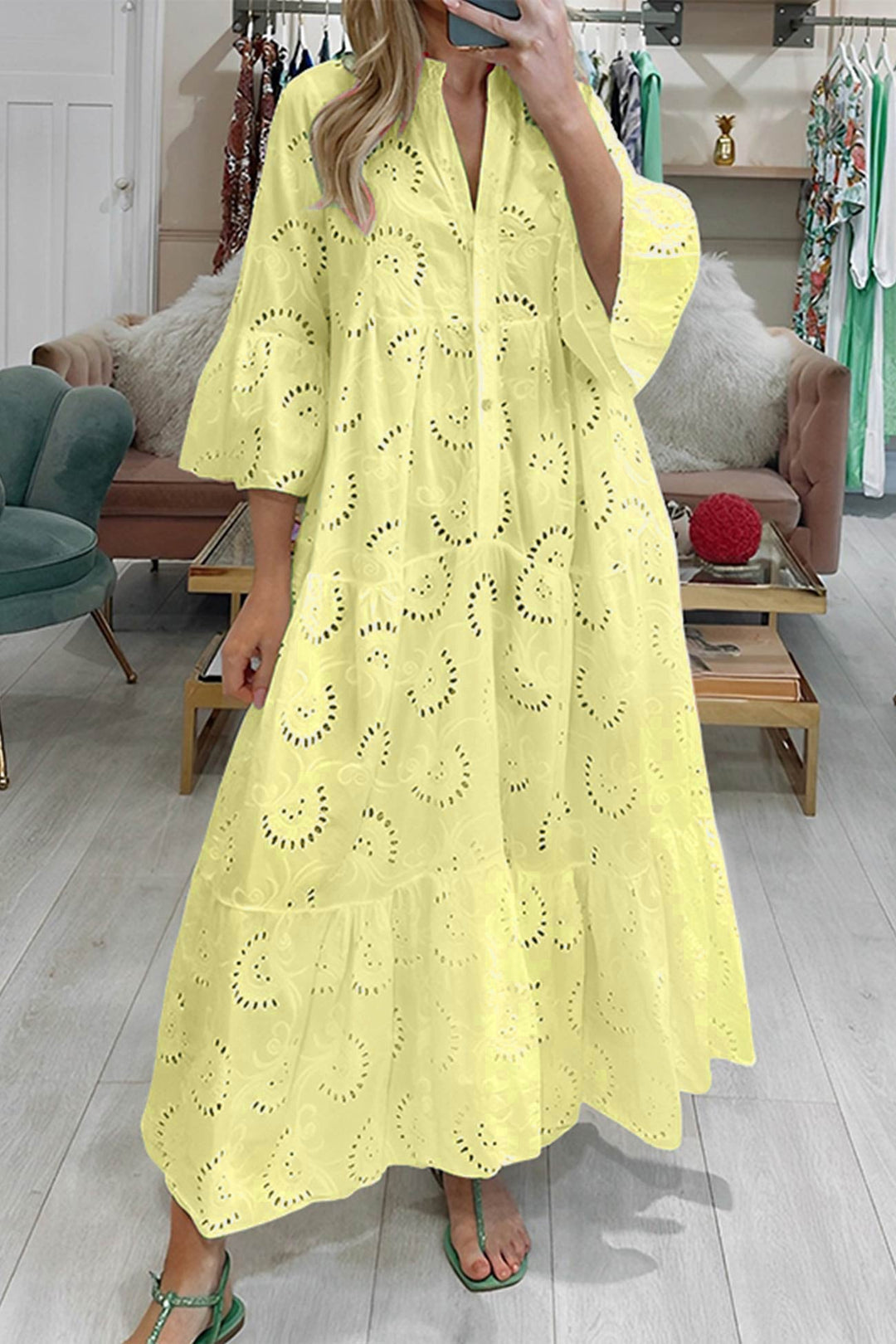 Noa - Robe en coton avec manches brodées et col en V