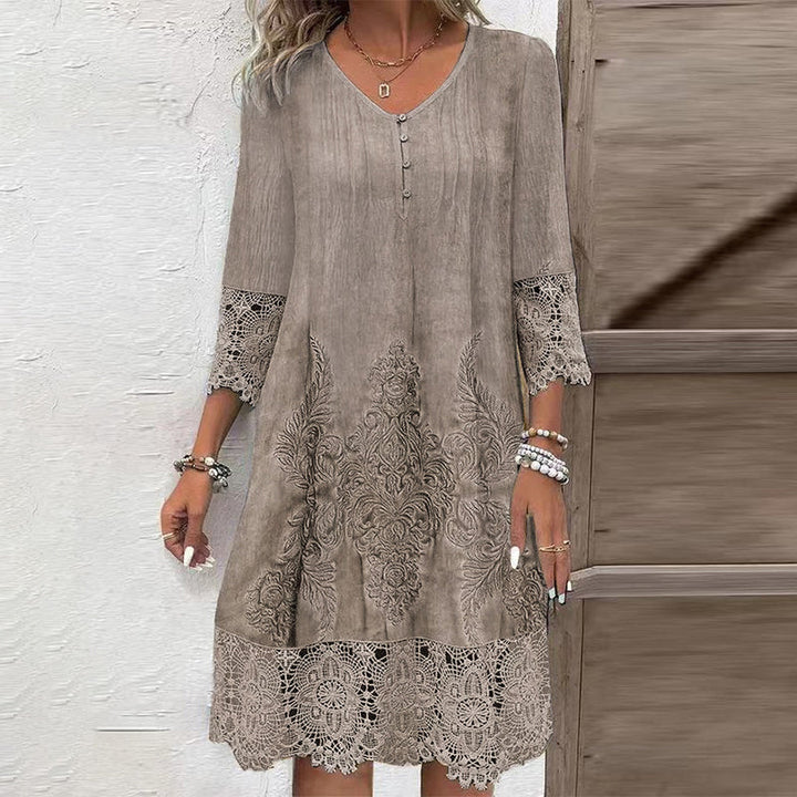 Maia - Robe élégante en dentelle à demi-manches et décolleté en V pour femmes